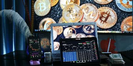 全球比特币ETF持仓破百万，揭秘头部持仓机构阵容
