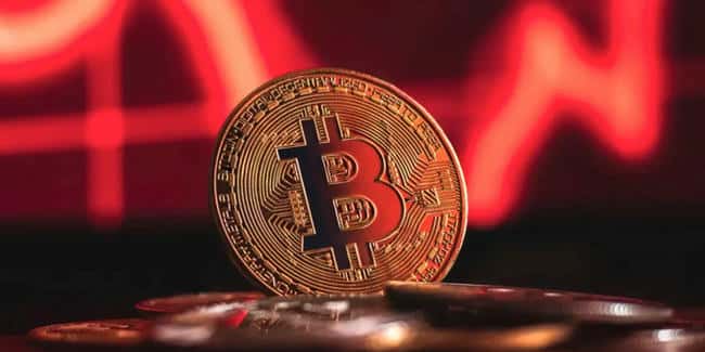 比特币巨鲸抛售引发市场恐慌，分析师三大理由判断牛市触顶？
