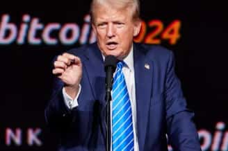 独家揭秘：特朗普疑似涉足加密领域，TRUMP Meme币飙升破百亿美元大关！