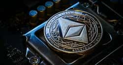 以太坊ETF逆转资金流入，比特币却独自承压？