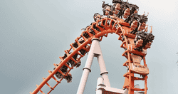 美股尾盘暴跌!纳指重挫2.2%,比特币跌至8.6万美元!