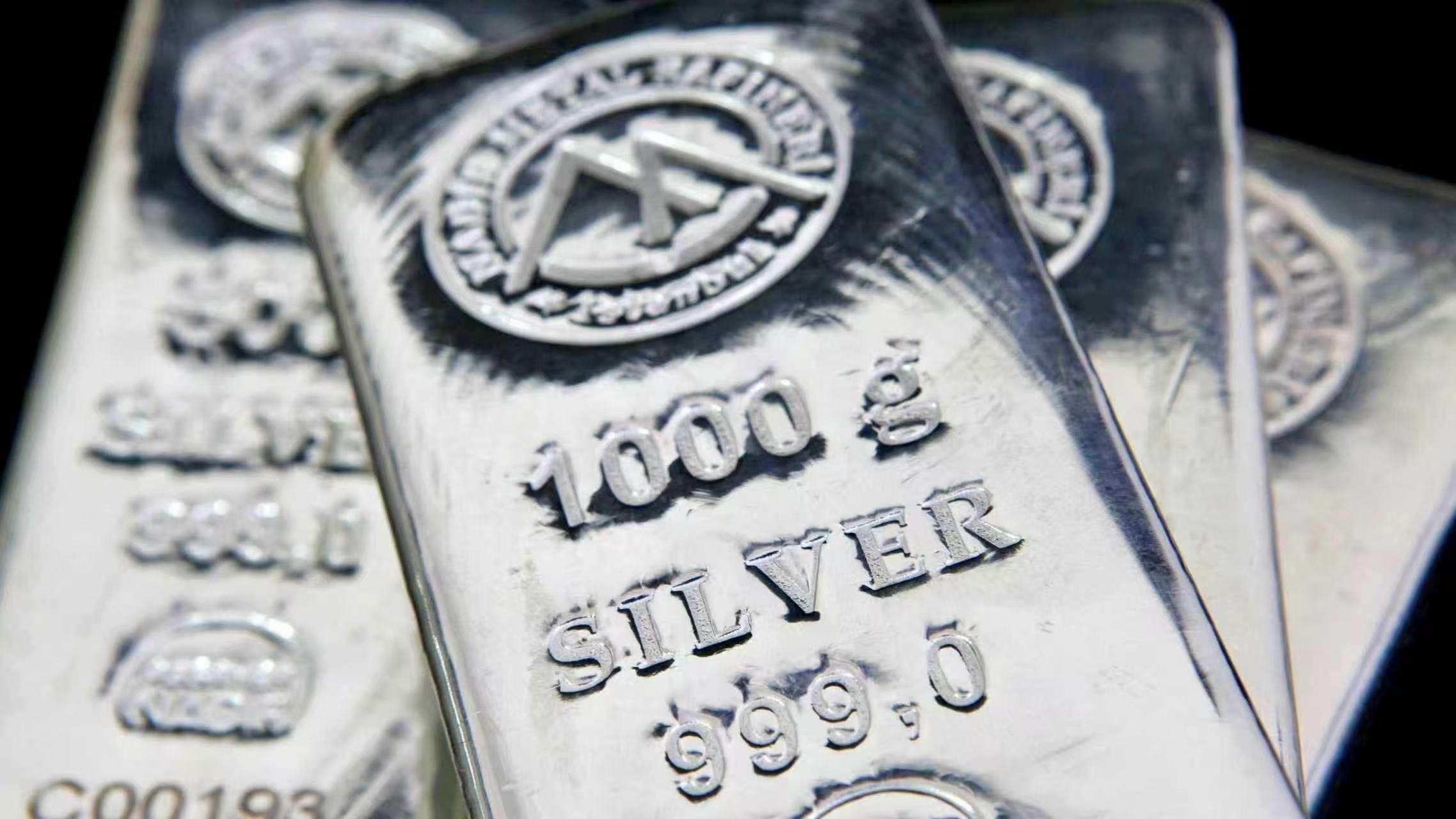 白银飙涨100%破64美元!机构预言:2026年必破100美元大关