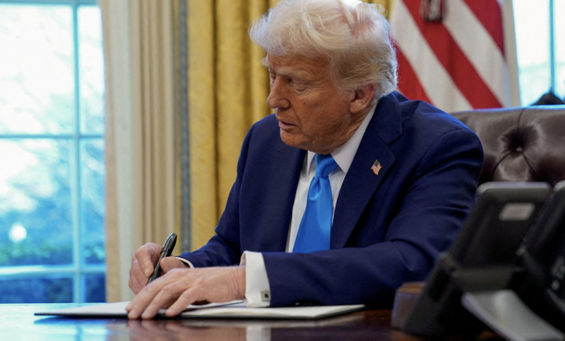 特朗普重磅发布2025国家安全战略:AI与量子技术成核心,加密货币遭冷遇