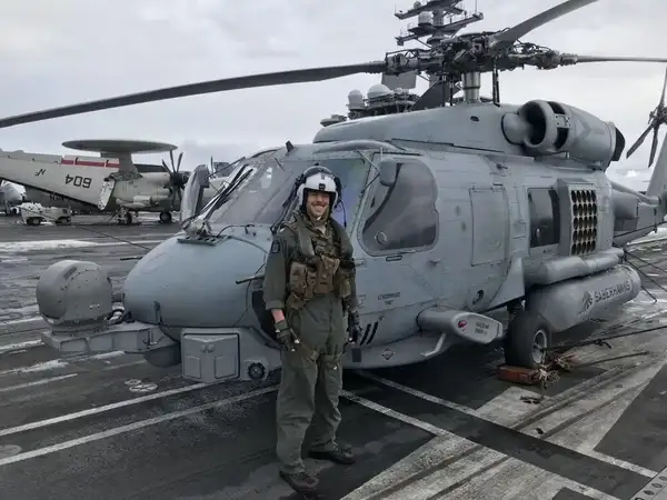 美军航母变身华尔街：官兵疯狂炒币炒股内幕曝光