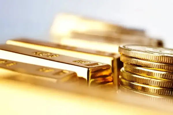 黄金暴涨突破4400美元!央行疯狂囤金背后:普通人现在入场会成接盘侠吗?