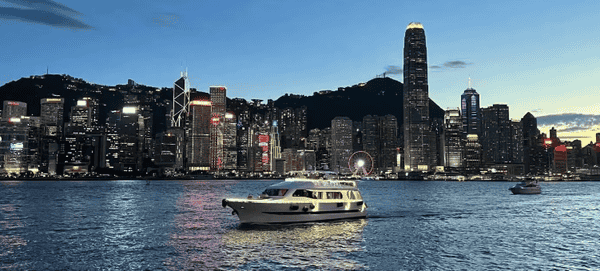 2025美联储终极降息夜:比特币狂飙9.5万、以太坊暴拉3400!行情即将巨震