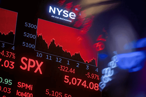 2025华尔街生存指南：关税风暴、AI狂潮与比特币过山车下的终极投资策略