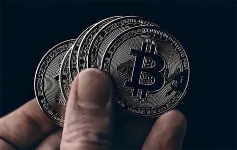 2026开年币市狂飙：比特币破9.1万、以太坊冲3150，警惕多头陷阱！