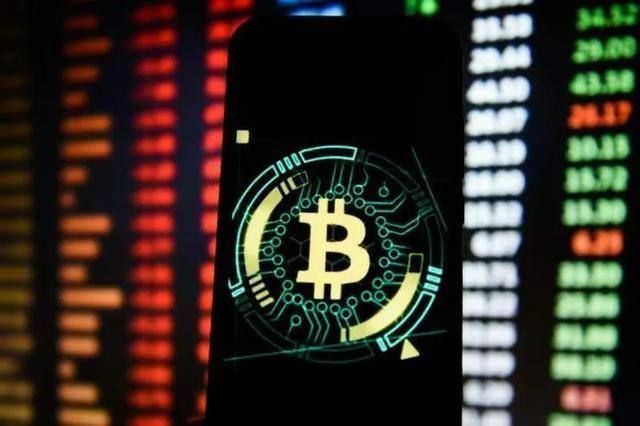 比特币突破11万美金，山寨币缘何原地踏步？