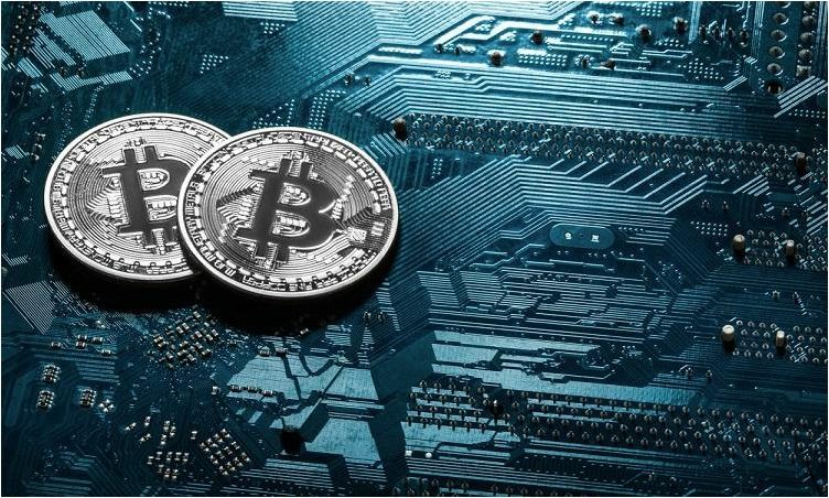 比特币价格波动：短期下跌与长期乐观并存