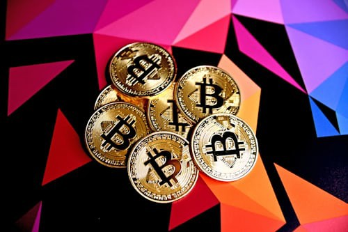 比特币面临66,000美元阻力,市场活跃但前景不明朗