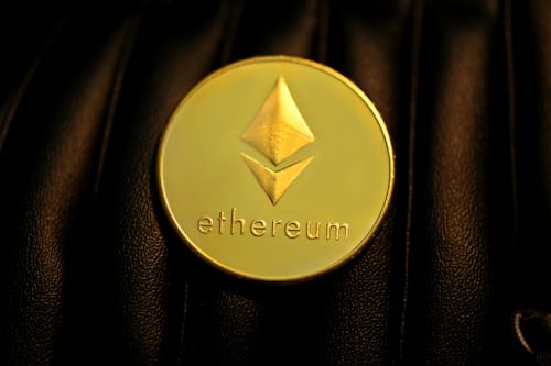 美银CEO警告：美国国债水平超35万亿，债务问题亟待解决