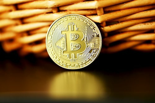比特币跌破10万美元,全网爆仓6.9亿美元,后市谨慎看跌