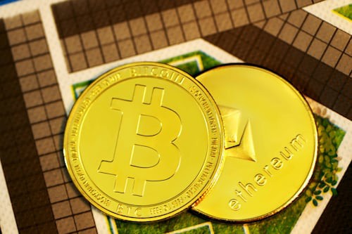 从一夜暴富到被全美通缉:孙晨宇的传奇与崩溃