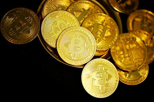 比特币市场分析:ETF流出与Coinbase溢价的背后逻辑