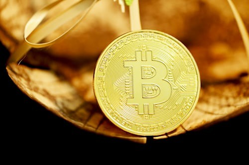 BTC技术分析与市场预测:现货与合约策略建议