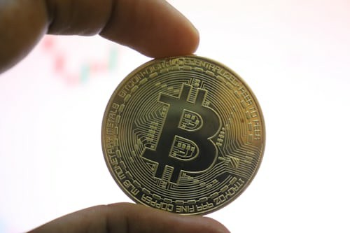 牛市阶段性特征与投资者心理挑战:耐心与心理素质决定盈利关键