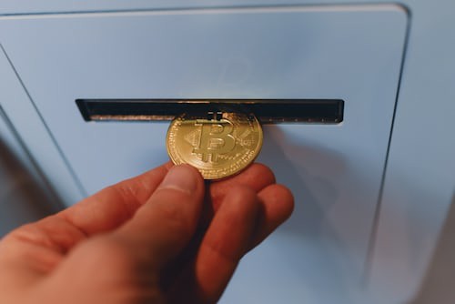 网红松鼠引发Meme币狂潮:PNUT的传奇故事与市场表现