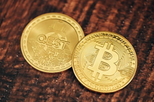 币安上线BANANA平淡无波,短线机会与SOL强势反弹分析